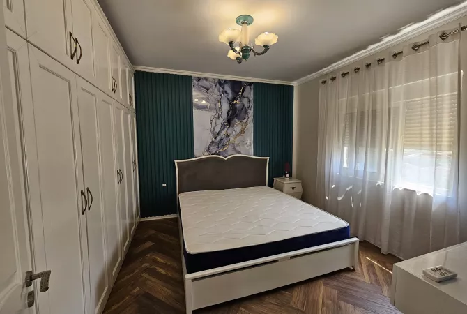Shtepi ne shitje Apartament ne Tirane, 1+1, Mobilimi E mobiluar, Pagesa 107,000  Euro.