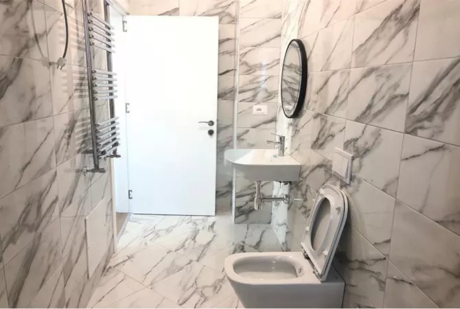 Shtepi me qera Apartament ne Tirane, 2+1, Mobilimi E mobiluar, Pagesa 1,000  Euro.