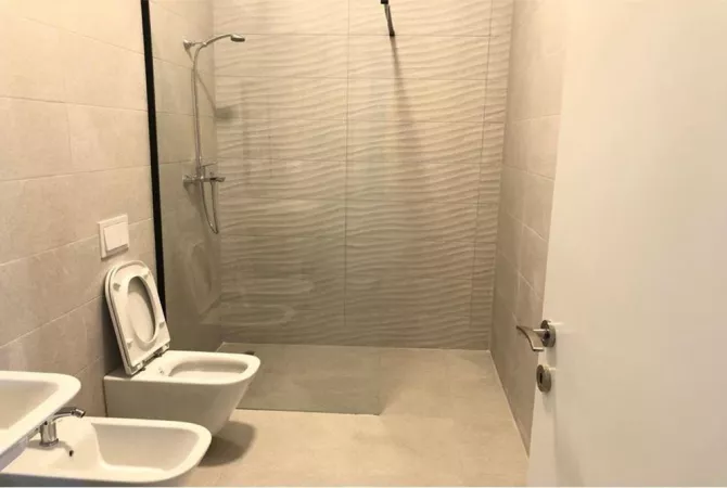 Shtepi me qera Apartament ne Tirane, 2+1, Mobilimi E mobiluar, Pagesa 1,000  Euro.