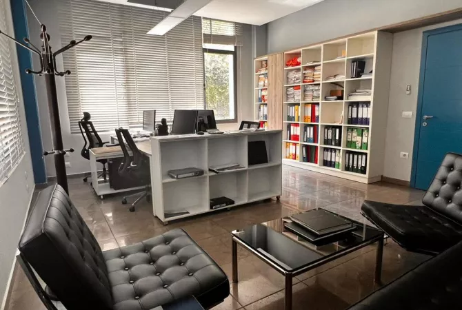 Business Property for Rent 3+1 in Tirana - 89,000 Leke