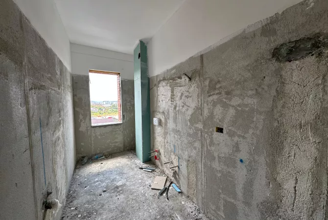 Shtepi ne shitje Apartament ne Tirane, 2+1, Mobilimi Bosh, pa mobiluar, Pagesa 100,001  Euro.