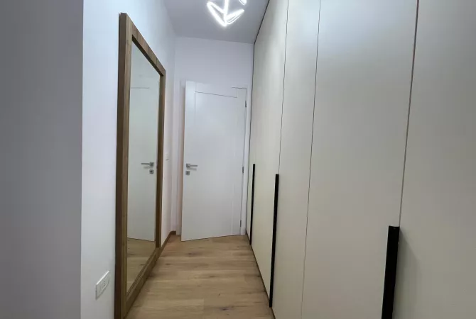 Shtepi me qera Apartament ne Tirane, 3+1, Mobilimi E mobiluar, Pagesa 1,200  Euro.