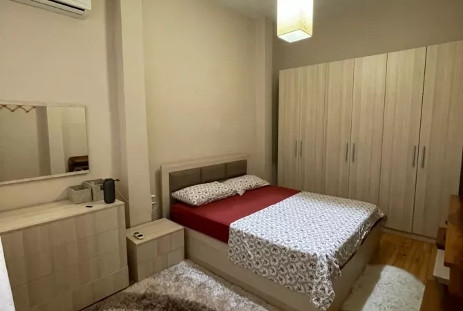 Shtepi me qera Apartament ne Tirane, 1+1, Mobilimi E mobiluar, Pagesa 600  Euro.