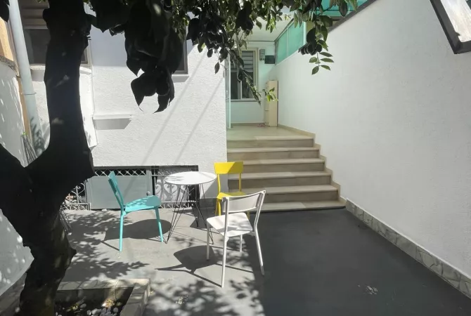 Shtepi me qera Apartament ne Tirane, 1+1, Mobilimi E mobiluar, Pagesa 600  Euro.