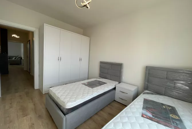Shtepi me qera Apartament ne Tirane, 3+1, Mobilimi Pjeserisht e mobiluar, Pagesa 550  Euro.
