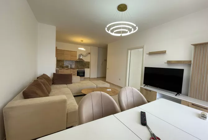 Shtepi me qera 1+1 ne Tirane - 40,000 Leke