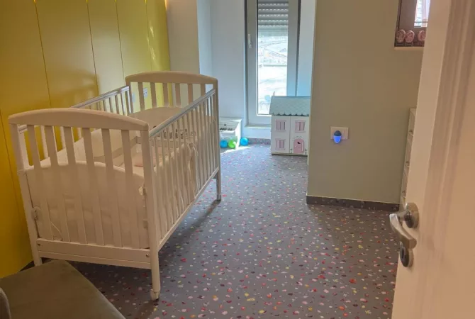 Shtepi me qera Apartament ne Tirane, 3+1, Mobilimi E mobiluar, Pagesa 1,500  Euro.