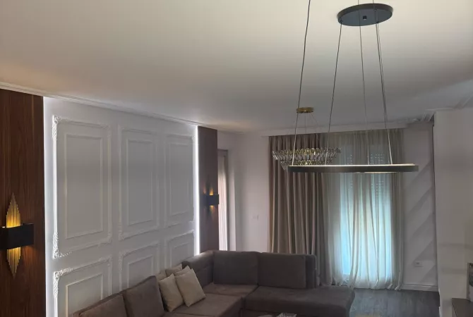 Shtepi me qera 3+1 ne Tirane - 1,500 Euro