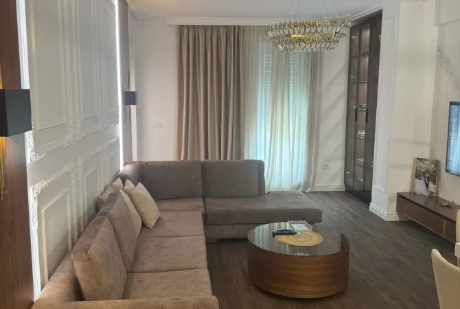 Shtepi me qera 3+1 ne Tirane - 1,500 Euro