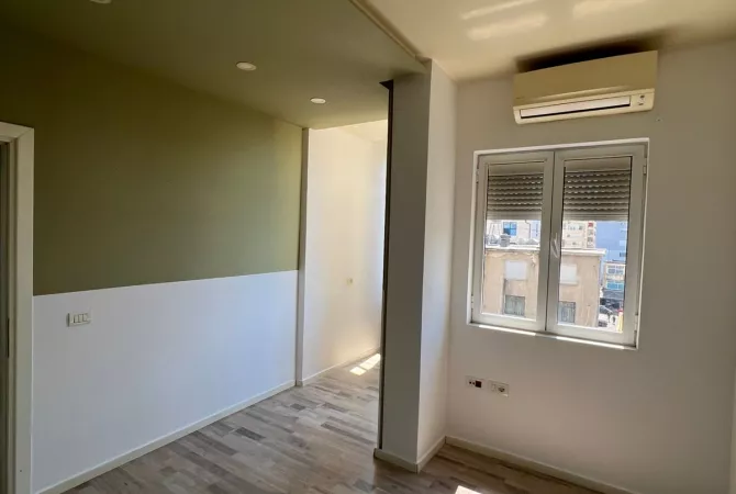 Ambient Zyrash Per Qira Tek Sheshi Willson.