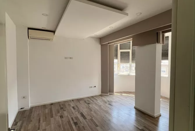 Ambient Zyrash Per Qira Tek Sheshi Willson.