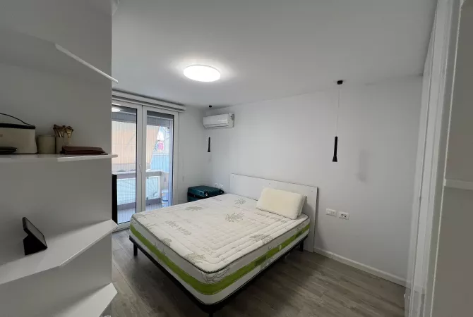 Shtepi me qera Apartament ne Tirane, 2+1, Mobilimi E mobiluar, Pagesa 1,100  Euro.