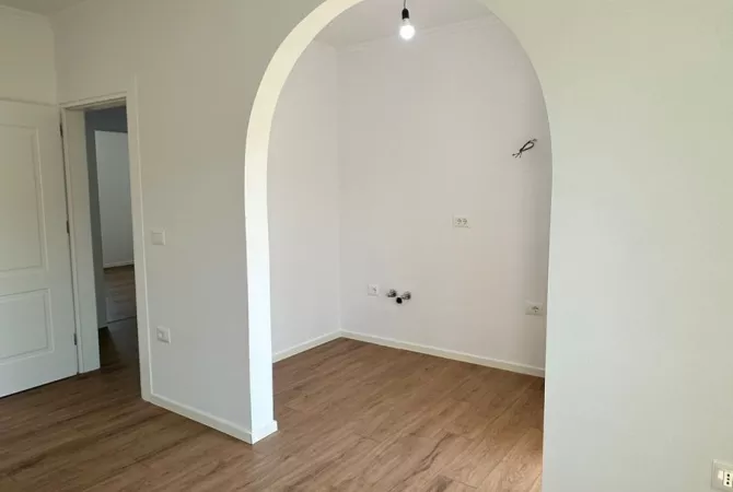 Shtepi ne shitje 2+1 ne Tirane - 129,000 Euro