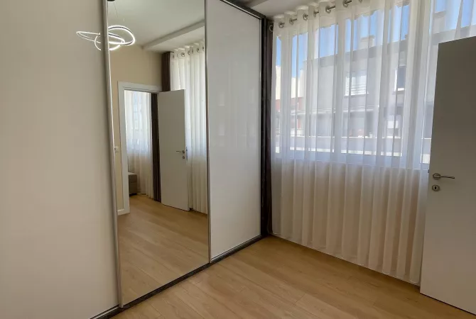 Shtepi ne shitje Apartament ne Tirane, 2+1, Mobilimi Pjeserisht e mobiluar, Pagesa 141,000  Euro.