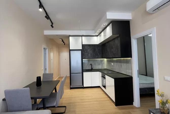 Shtepi ne shitje Apartament ne Tirane, 2+1, Mobilimi Pjeserisht e mobiluar, Pagesa 141,000  Euro.