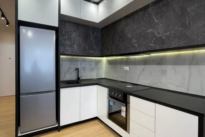 Shtepi ne shitje Apartament ne Tirane, 2+1, Mobilimi Pjeserisht e mobiluar, Pagesa 141,000  Euro.