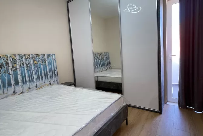 Shtepi ne shitje Apartament ne Tirane, 2+1, Mobilimi Pjeserisht e mobiluar, Pagesa 141,000  Euro.