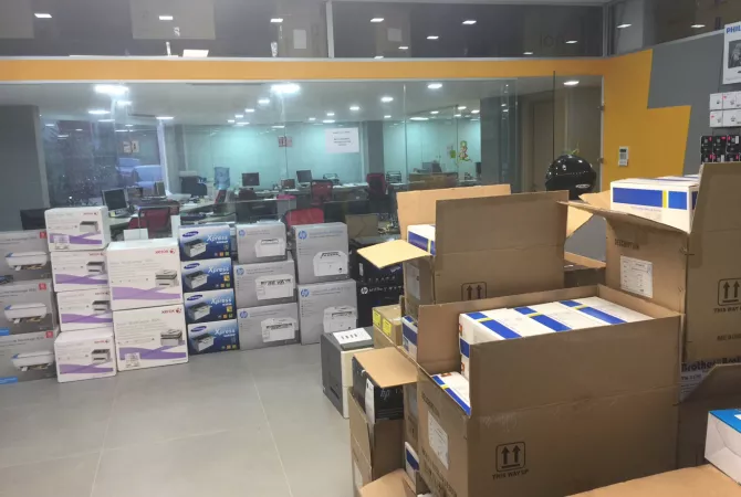 Ambiente Commerciale in Affitto 4+1 a Tirana - 3,600 Euro