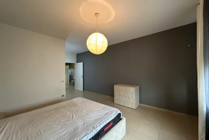 Shtepi ne shitje Apartament ne Tirane, 2+1, Mobilimi E mobiluar, Pagesa 231,000  Euro.