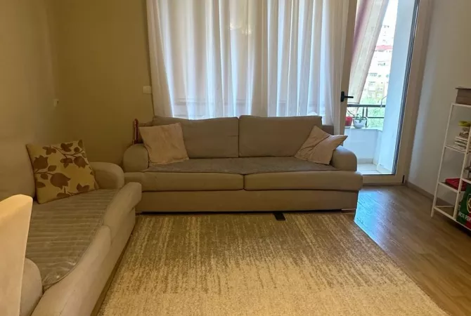 Shtepi me qera Apartament ne Tirane, 2+1, Mobilimi E mobiluar, Pagesa 650  Euro.