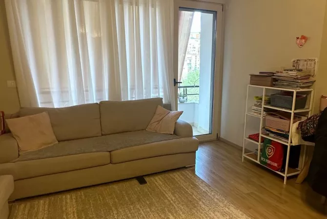 Shtepi me qera Apartament ne Tirane, 2+1, Mobilimi E mobiluar, Pagesa 650  Euro.
