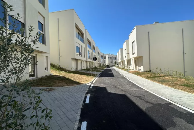 Shtepi me qera 3+1 ne Tirane - 1,200 Euro