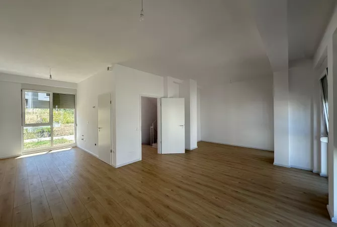 Casa in affitto 3+1 a Tirana - 1,200 Euro