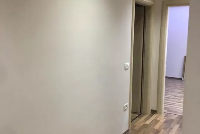 Shtepi me qera Apartament ne Tirane, 2+1, Mobilimi E mobiluar, Pagesa 600  Euro.
