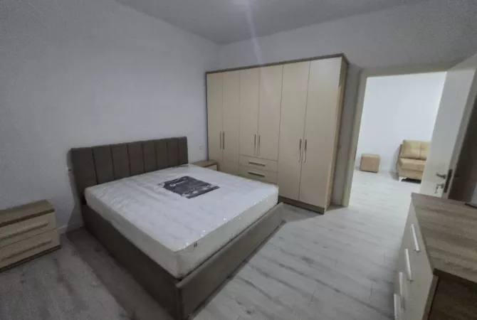 Shtepi me qera Apartament ne Tirane, 2+1, Mobilimi E mobiluar, Pagesa 400  Euro.