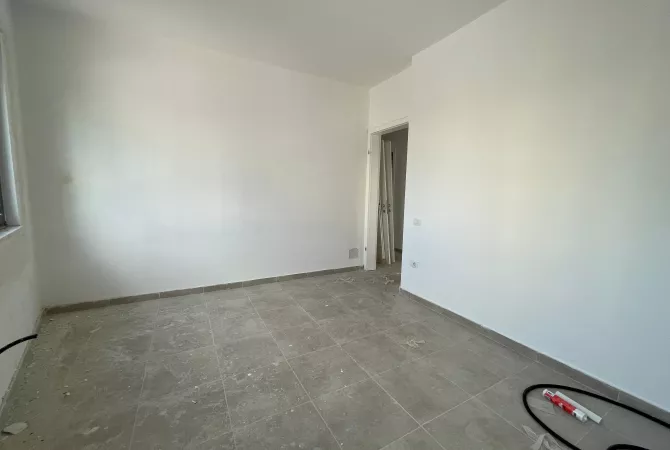 Ambient zyrash per qira prane Radisson tek Liqeni i Thate.