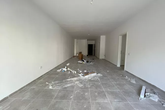 Ambient biznesi me qera 3+1 ne Tirane - 1,500 Euro