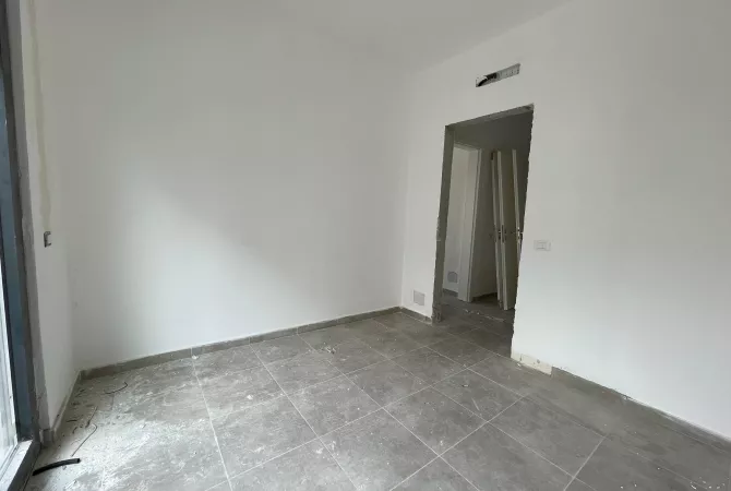 Ambient zyrash per qira prane Radisson tek Liqeni i Thate.