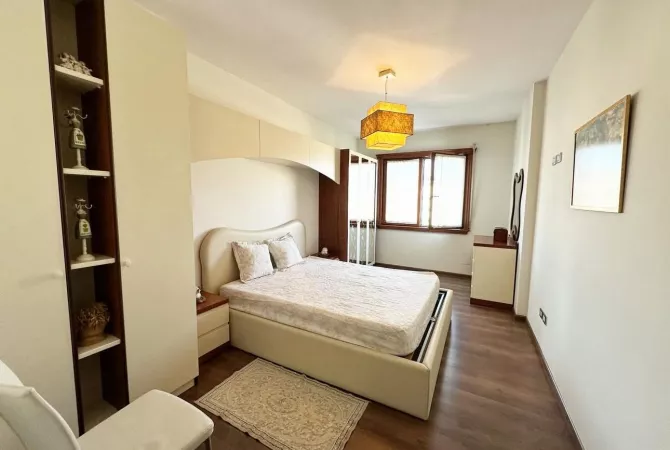 Shtepi ne shitje Apartament ne Tirane, 2+1, Mobilimi E mobiluar, Pagesa 132,000  Euro.