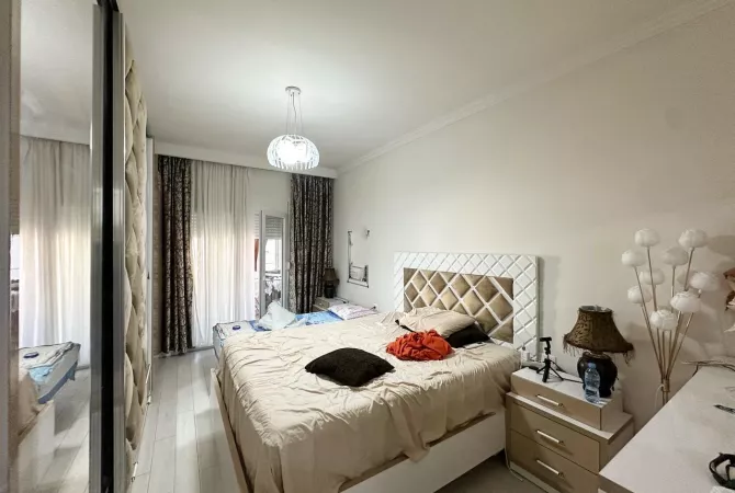 Shtepi ne shitje Apartament ne Tirane, 1+1, Mobilimi E mobiluar, Pagesa 93,000  Euro.