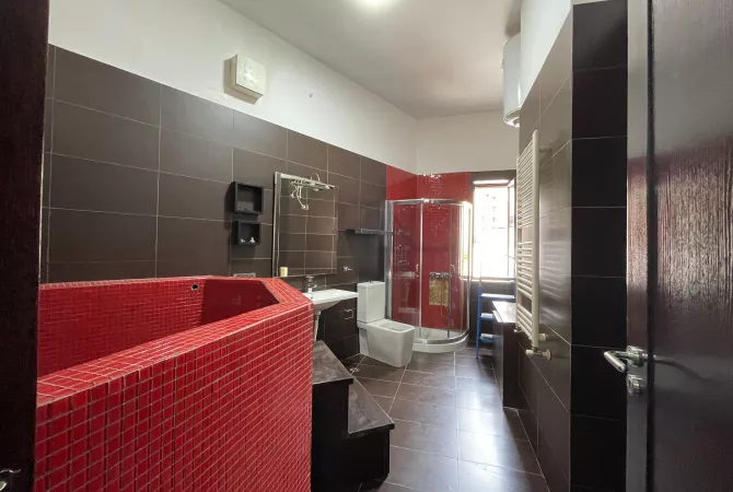 Shtepi me qera Apartament ne Tirane, 2+1, Mobilimi E mobiluar, Pagesa 1,000  Euro.