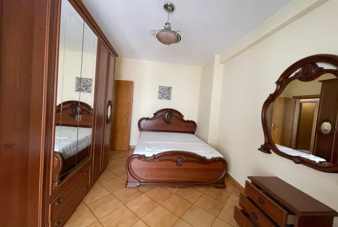 Shtepi me qera Apartament ne Tirane, 2+1, Mobilimi E mobiluar, Pagesa 600  Euro.