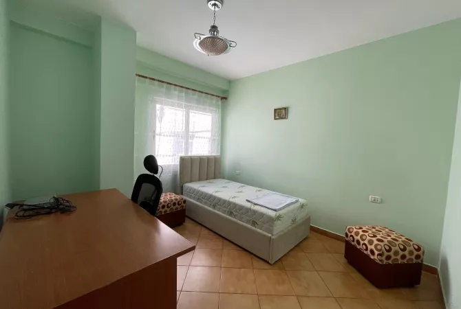 Shtepi me qera Apartament ne Tirane, 2+1, Mobilimi E mobiluar, Pagesa 600  Euro.