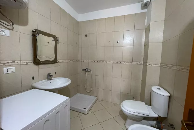 Shtepi me qera Apartament ne Tirane, 2+1, Mobilimi E mobiluar, Pagesa 600  Euro.