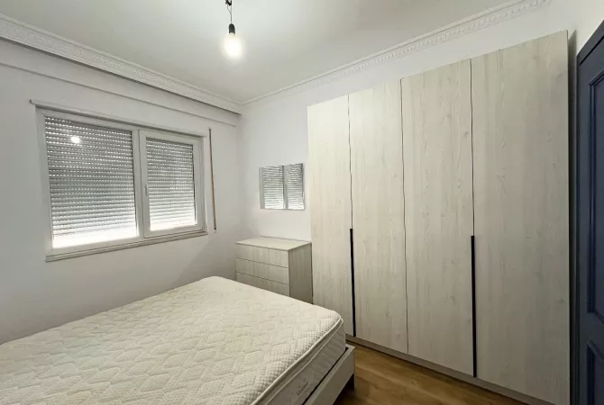 Shtepi ne shitje Apartament ne Tirane, 2+1, Mobilimi E mobiluar, Pagesa 190,000  Euro.