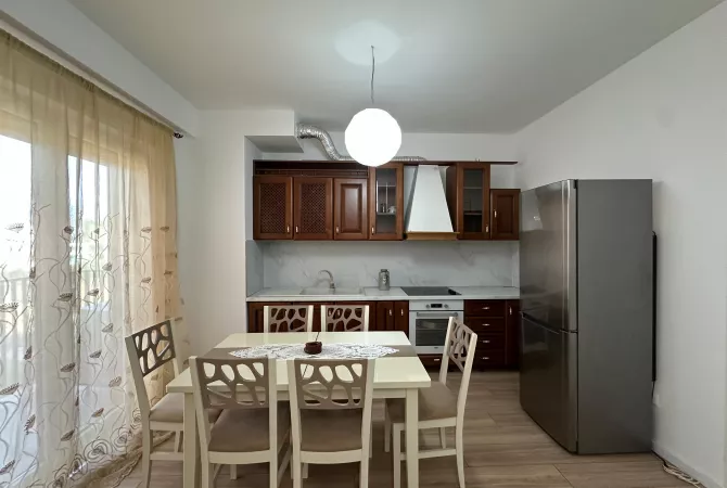 Shtepi ne shitje Apartament ne Tirane, 1+1, Mobilimi E mobiluar, Pagesa 140,000  Euro.