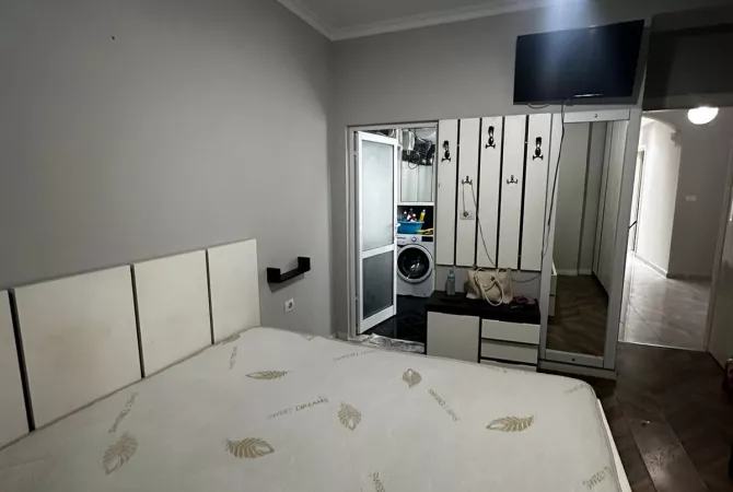 Shtepi me qera Apartament ne Tirane, 3+1, Mobilimi E mobiluar, Pagesa 85,000  Leke.