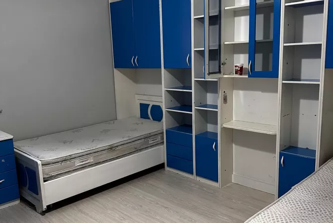 Shtepi me qera Apartament ne Tirane, 3+1, Mobilimi E mobiluar, Pagesa 85,000  Leke.