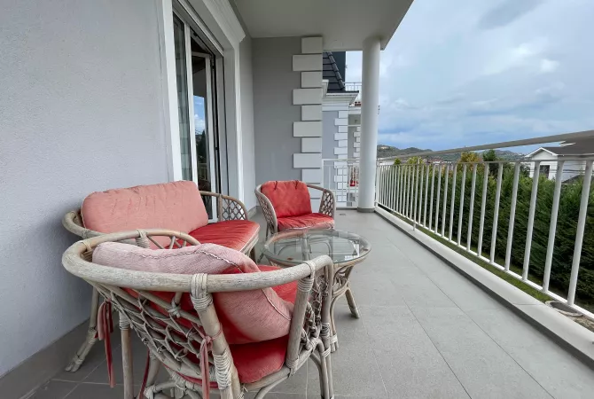 Shtepi me qera Apartament ne Tirane, 2+1, Mobilimi E mobiluar, Pagesa 1,400  Euro.