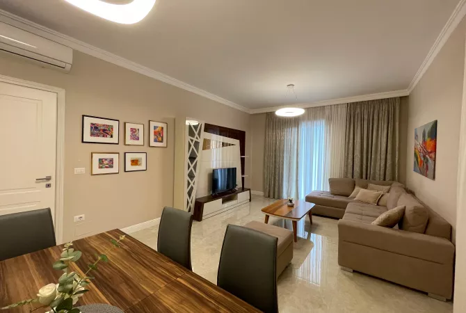 Shtepi me qera 2+1 ne Tirane - 1,400 Euro