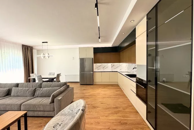 Shtepi me qera 3+1 ne Tirane - 2,000 Euro