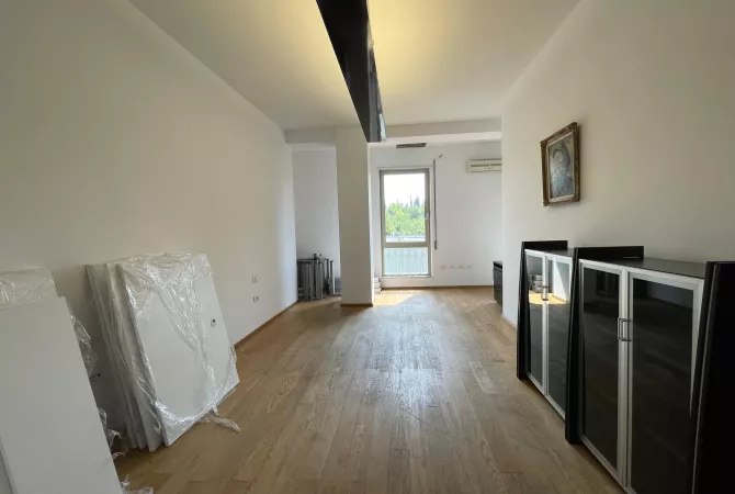 Ambient Biznesi per qira tek Garda. 