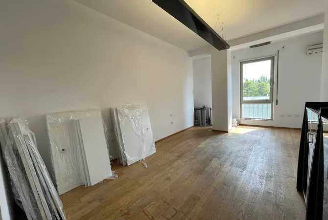 Ambient Biznesi per qira tek Garda. 