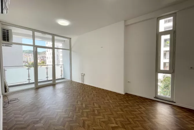 Business Property for Rent 3+1 in Tirana - 750 Euro