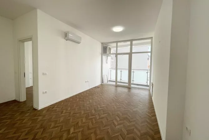 Business Property for Rent 3+1 in Tirana - 750 Euro
