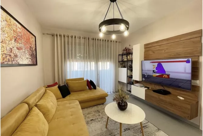 Shtepi me qera 1+1 ne Tirane - 900 Euro